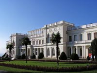 Ливадийский дворец на южном берегу Крыма